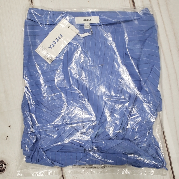 Likely Bubble Sleeve Boyfriend Tie Detail Top - Picture 9 of 10